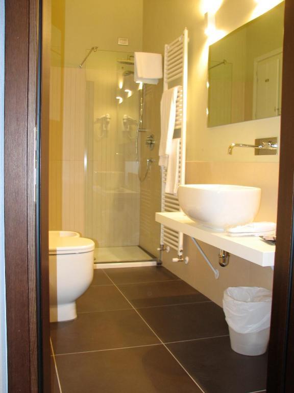 Parizzi Suites & Restaurant Парма Номер фото